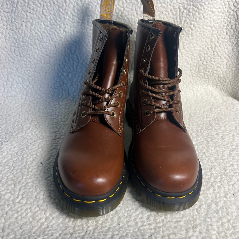 NWT Dr. Martens VEGAN 1460 FAUX FUR LINED LACE UP BOOTS SZ 41 - Picture 7 of 13